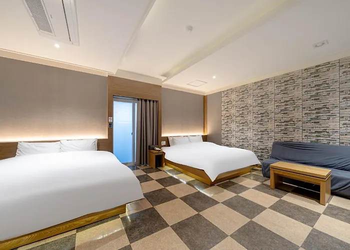Airport Hotel 3*