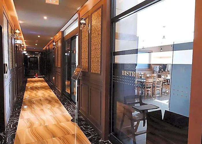 Airport Hotel 3*